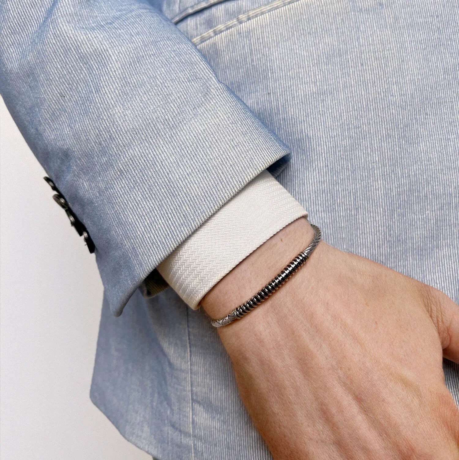 Steel_Black Barrel Plate at Spring