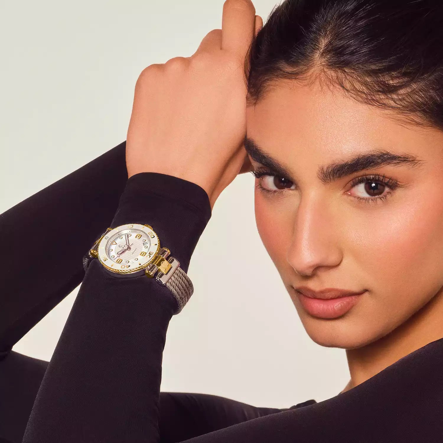 NAVIGATOR SURF, 36MM, AWTOMATIKONG KALIBRE, PUTING DIAL, PUTING BEZEL, BAKAL CABLE MAPAGPAPALIT BRACELET - Charriol Geneve - Panoorin