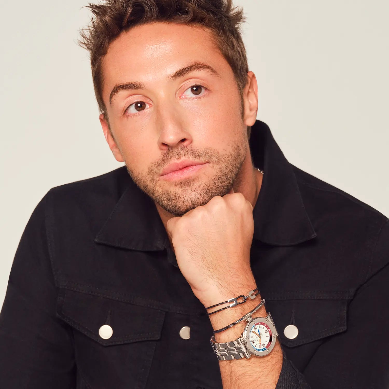 NAVIGATOR SURF GMT, 41MM, AWTOMATIKONG KALIBRE, PUTING DIAL, 6 SCREWS BEZEL, BAKAL MAPAGPAPALIT BRACELET - Charriol Geneve - Panoorin