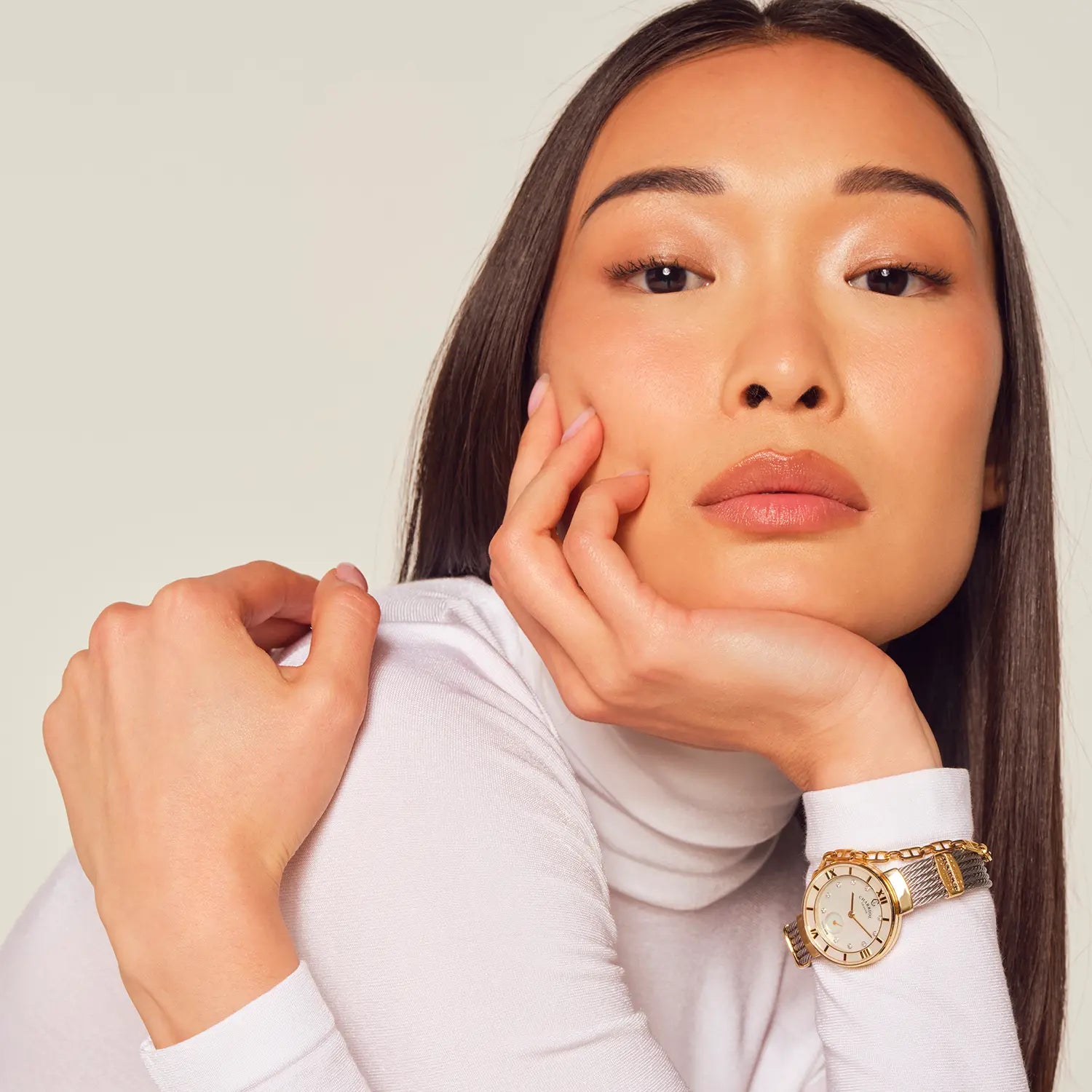 ST TROPEZ, 30MM, KUWARTS KALIBRE, INA-NG-PERLAS NA MAY 10 DIAMONDS DIAL, INA-NG PERLAS BEZEL, BAKAL CABLE PULSERAS - Charriol Geneve - Panoorin