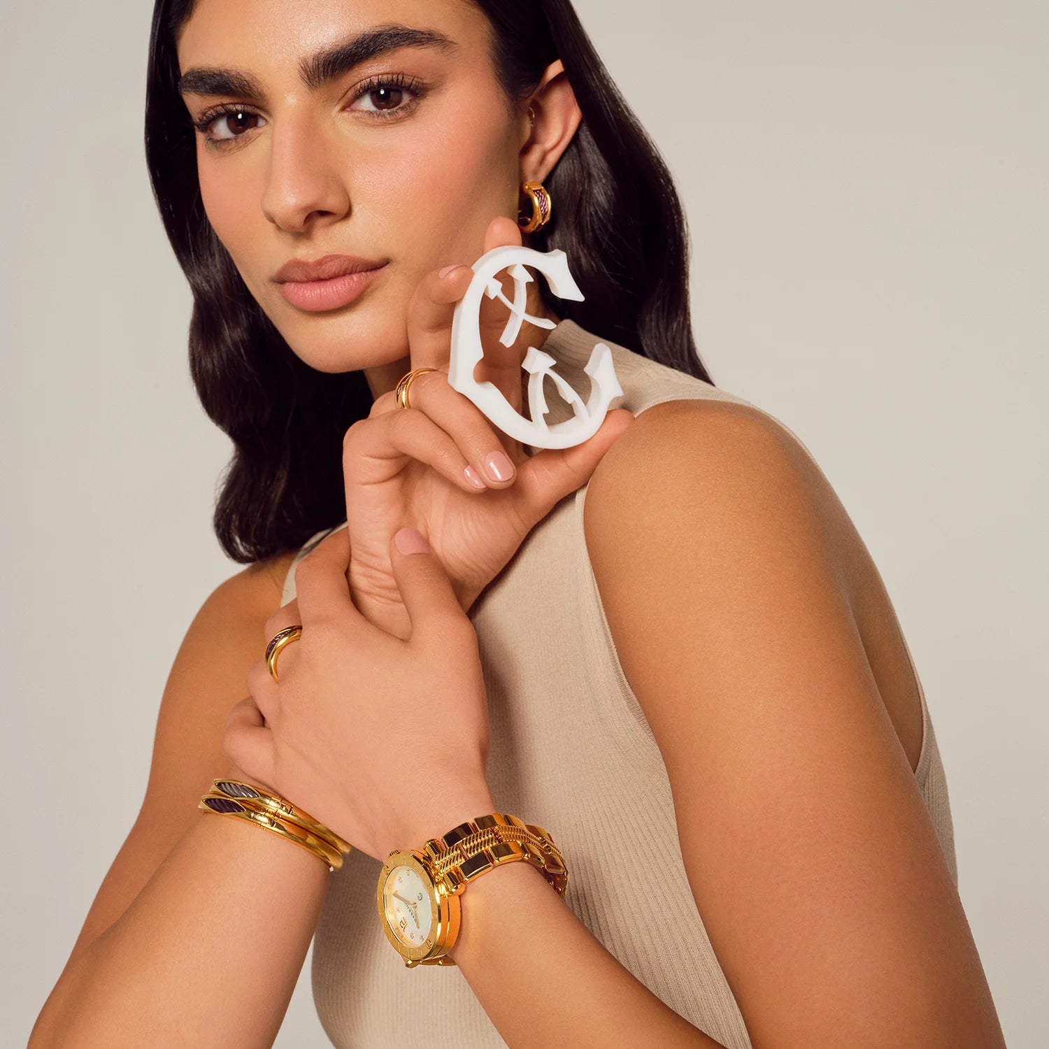 NAVIGATOR CRUISE, 36MM, KUWARTS KALIBRE, INA NG PERLAS NA MAY 10 DIAL DIAMONDS, "CHARRIOL CHARRIOL" BEZEL, BAKAL DILAW GINTO PVD MAPAGPAPALIT BRACELET - Charriol Geneve - Panoorin