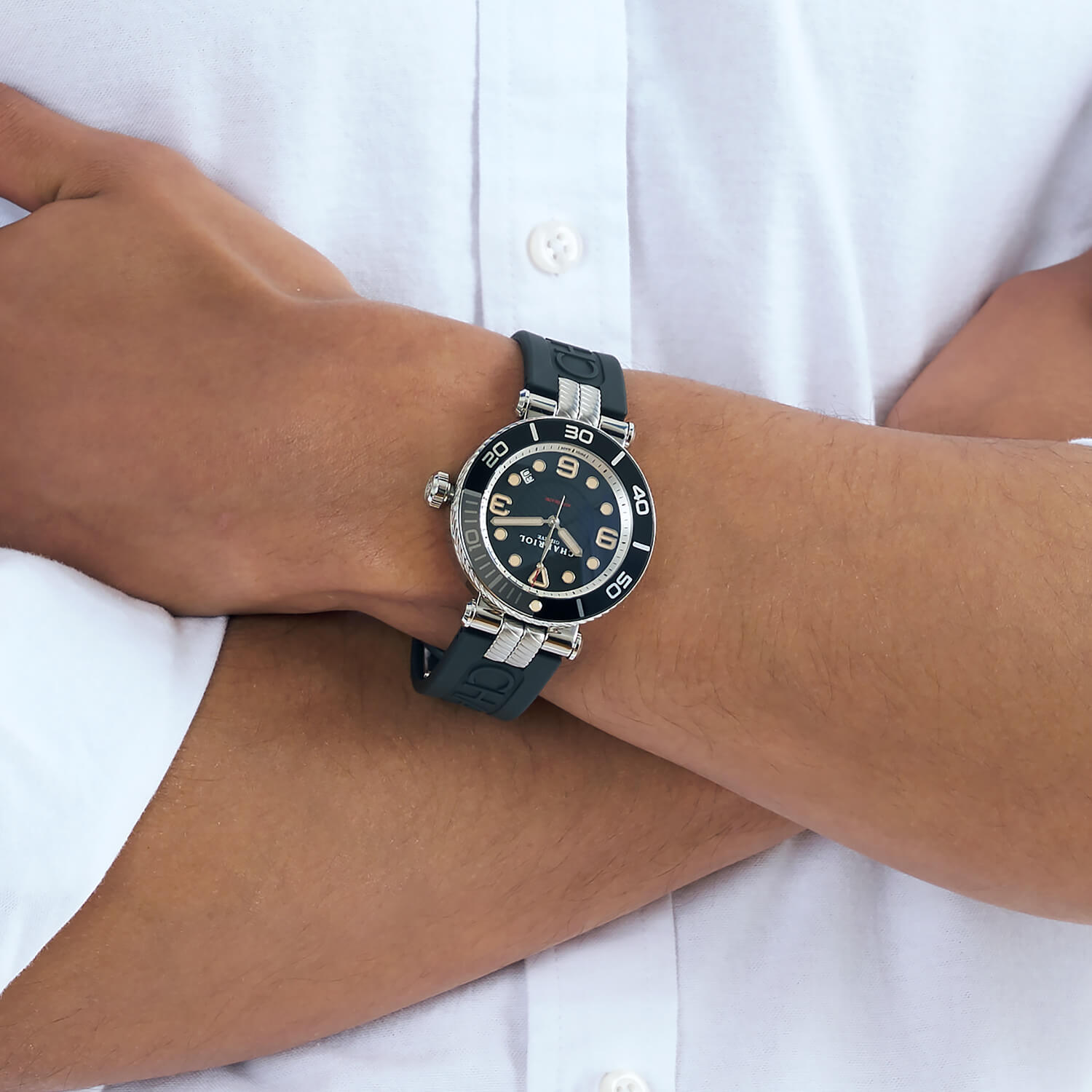 NAVIGATOR SURF, 41MM, AWTOMATIKONG KALIBRE, ITIM AT PILAK LUMINOVA DIAL, ITIM AT PILAK UNIDIRECTIONAL BEZEL, ITIM NA GOMA MAPAGPAPALIT PULSERAS - © 2024 Charriol - Panoorin