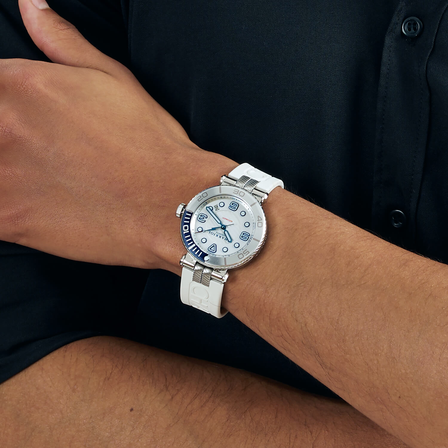 NAVIGATOR SURF, 41MM, AWTOMATIKONG KALIBRE, PUTING LUMINOVA DIAL, ASUL AT PUTING BEZEL, PUTING GOMA MAPAGPAPALIT PULSERAS - © 2024 Charriol - Panoorin
