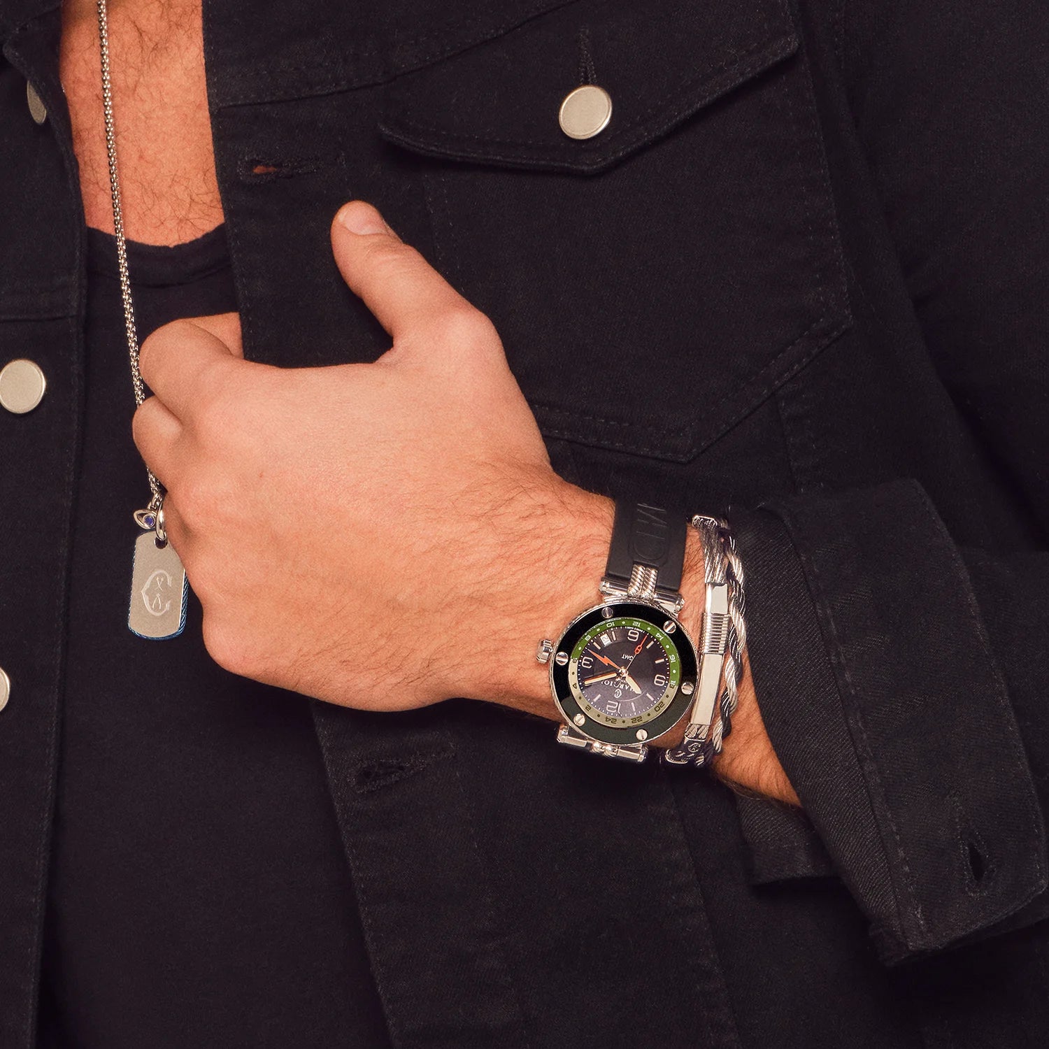 NAVIGATOR SURF GMT, 41MM, AUTOMATIC CALIBRE, BLACK DIAL, 6 SCREWS BEZEL, BLACK RUBBER INTERCHANGEABLE BRACELET, Limited Edition x @time_mechanic - Charriol Geneve - Panoorin