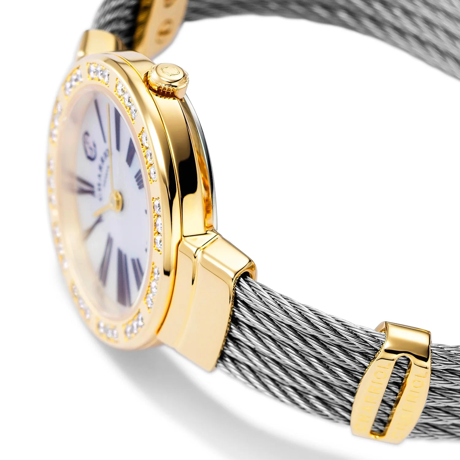 ST TROPEZ, 25MM, KUWARTS KALIBRE, INA-NG-PERLAS DIAL, DILAW NA GINTO PVD NA MAY 36 DIAMONDS BEZEL, BAKAL CABLE PULSERAS - Charriol Geneve - Panoorin